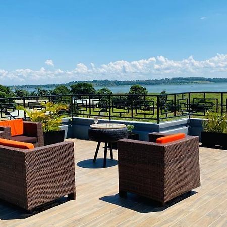 Nimaro Courts Hotel Ентебе Екстериор снимка