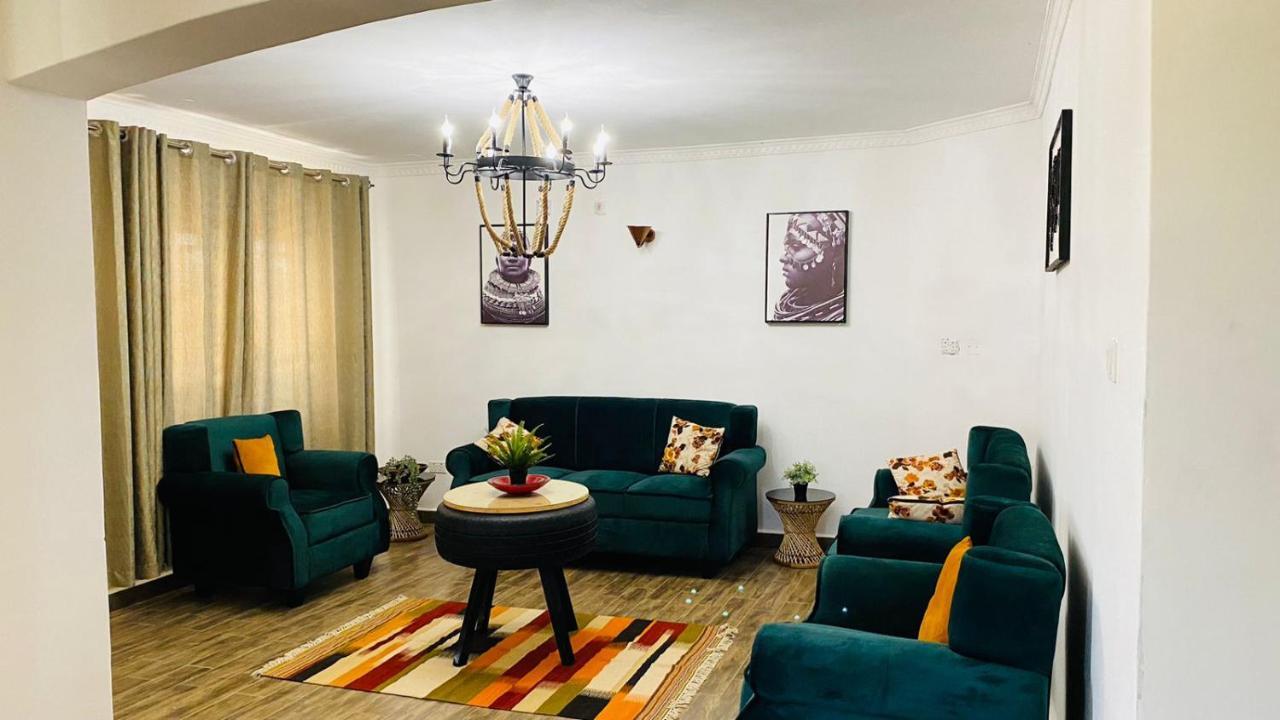 Nimaro Courts Hotel Ентебе Екстериор снимка