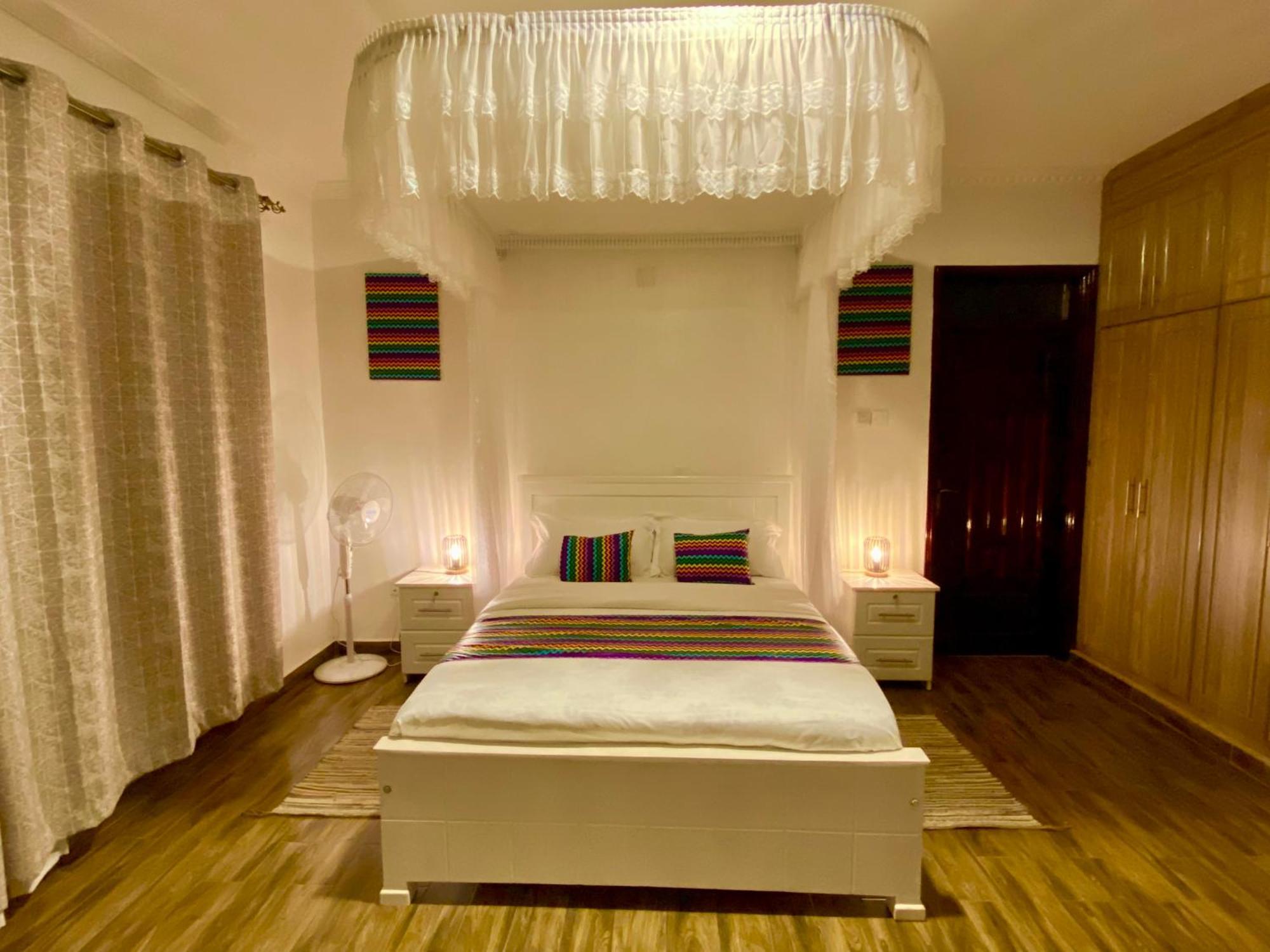 Nimaro Courts Hotel Ентебе Екстериор снимка